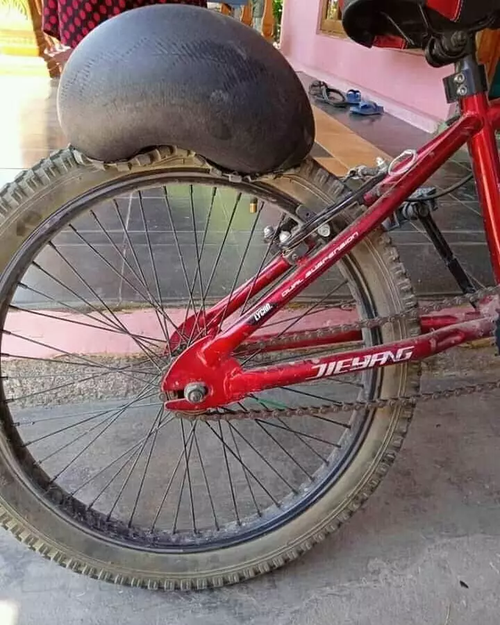 momen absurd saat bersepeda © 2020 1cak.com momen absurd saat bersepeda © 2020 1cak.com