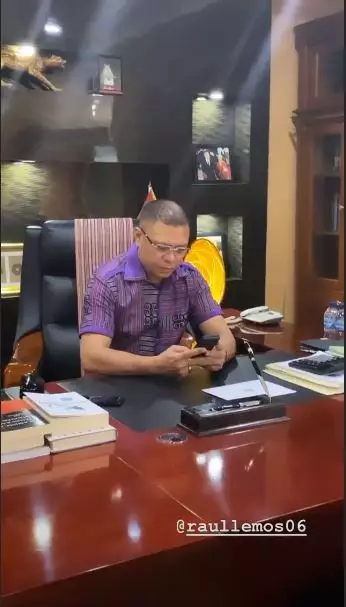 ruang kerja raul lemos © 2020 brilio.net ruang kerja raul lemos © 2020 brilio.net