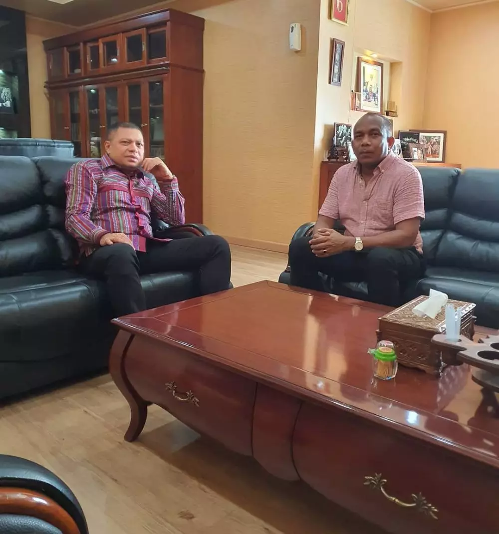 ruang kerja raul lemos © 2020 brilio.net ruang kerja raul lemos © 2020 brilio.net