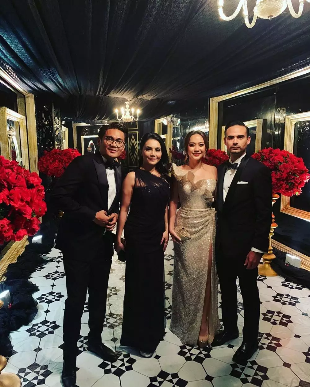 kedekatan bcl dan manajernya © 2020 brilio.net