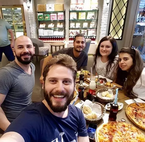 Pria bule calon suami Cinta Penelope Instagram 