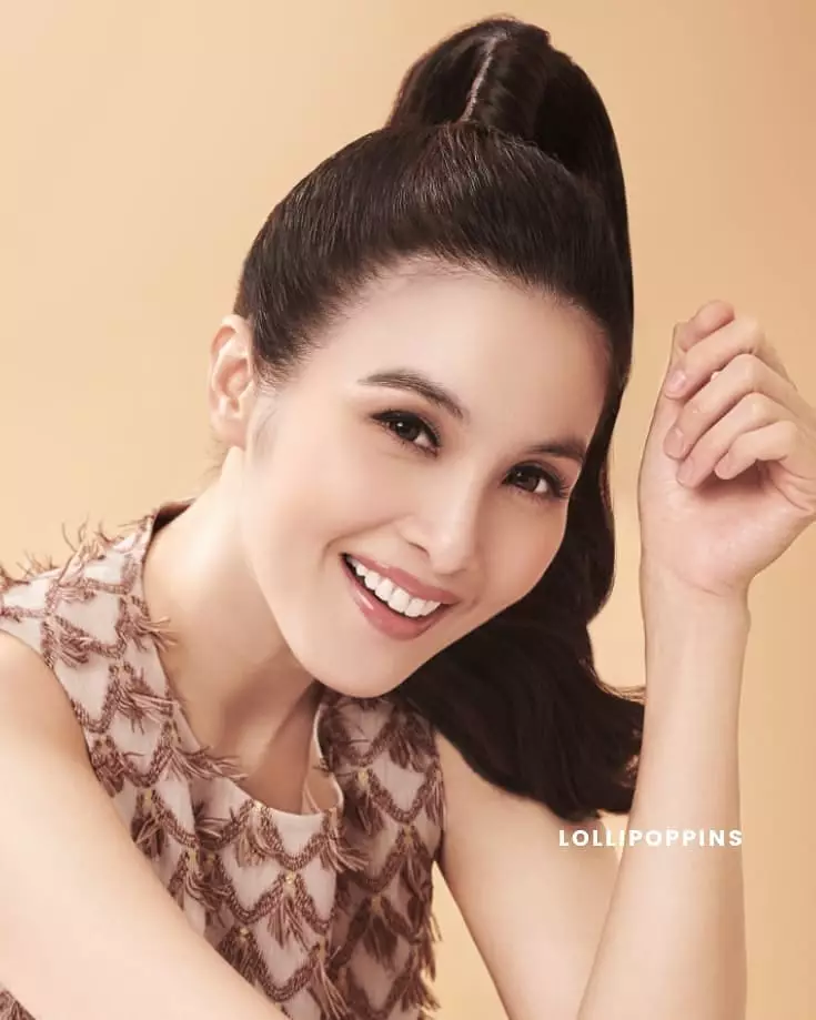 10 artis punya brand makeup Instagram