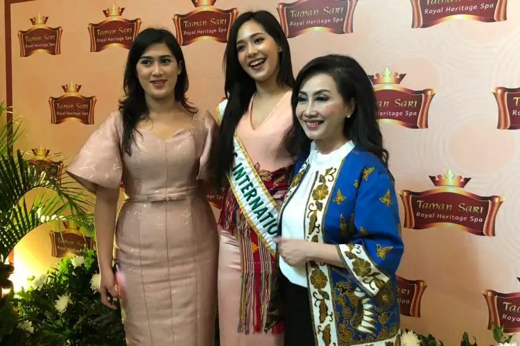 Jelang final Puteri Indonesia 2020, suguhan jamu untuk 3 putri dunia