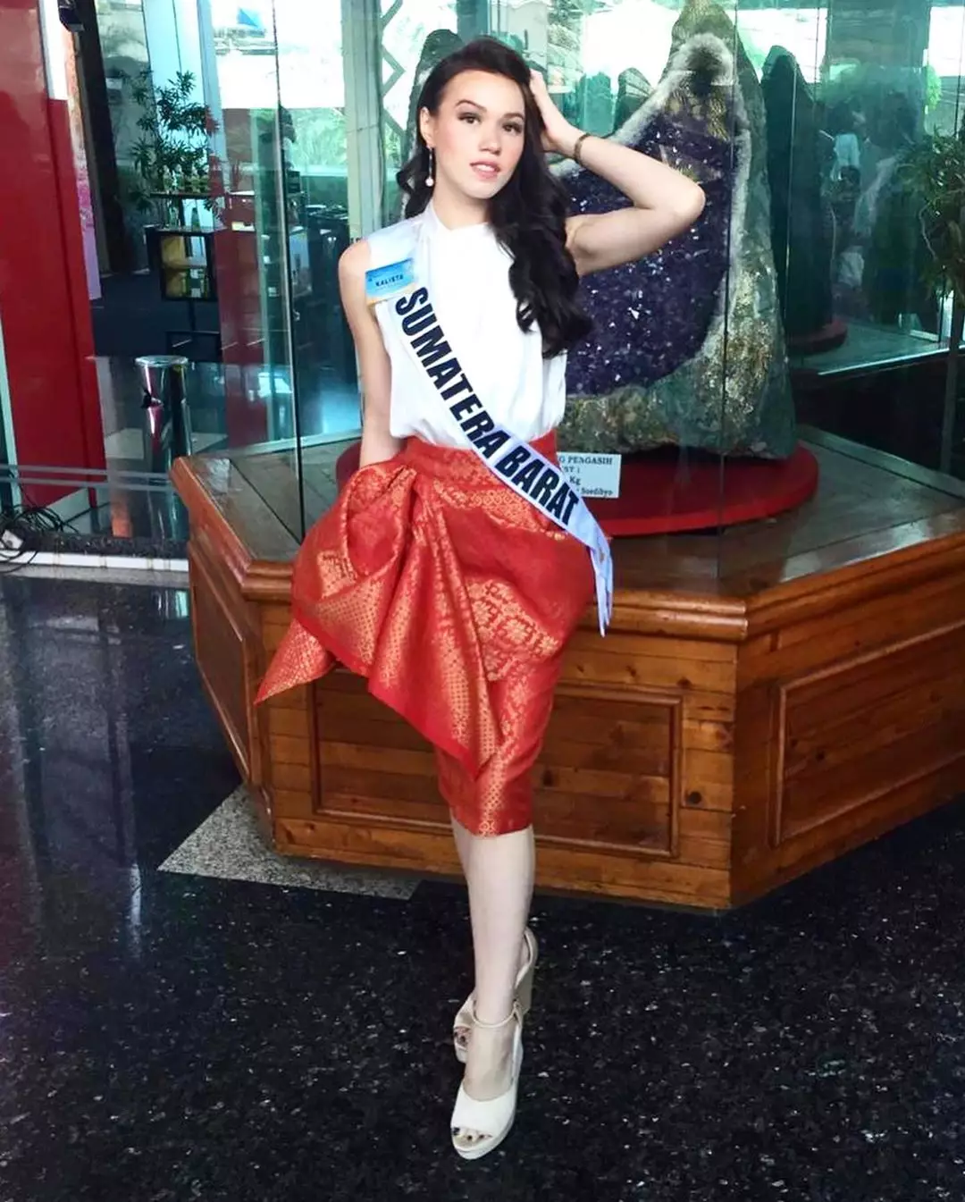 9 Foto Kalista Iskandar finalis Putri Sumbar disorot karena Pancasila 9 Foto Kalista Iskandar finalis Putri Sumbar disorot karena Pancasila