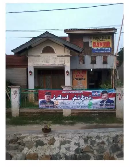 spanduk jual rumah absurdnya bikin mikir keras © 2020 1cak.com