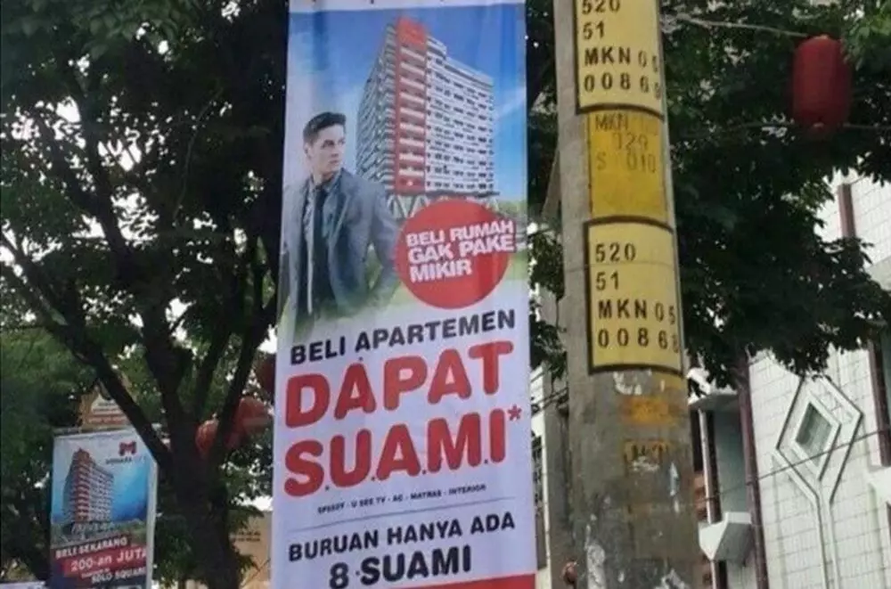 spanduk jual rumah absurdnya bikin mikir keras © 2020 1cak.com