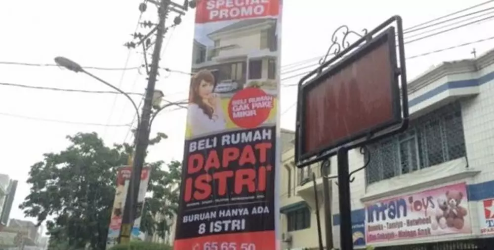 spanduk jual rumah absurdnya bikin mikir keras © 2020 1cak.com