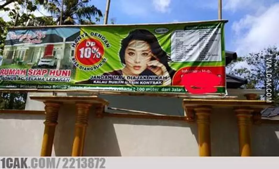 spanduk jual rumah absurdnya bikin mikir keras © 2020 1cak.com
