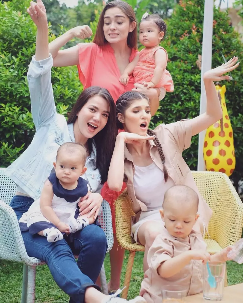 14 potret Local Mom Gang  Instagram