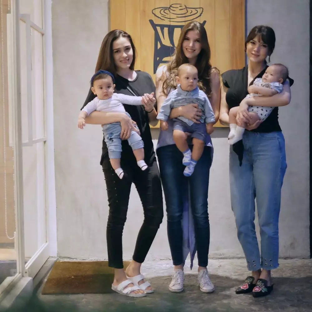 14 potret Local Mom Gang  Instagram