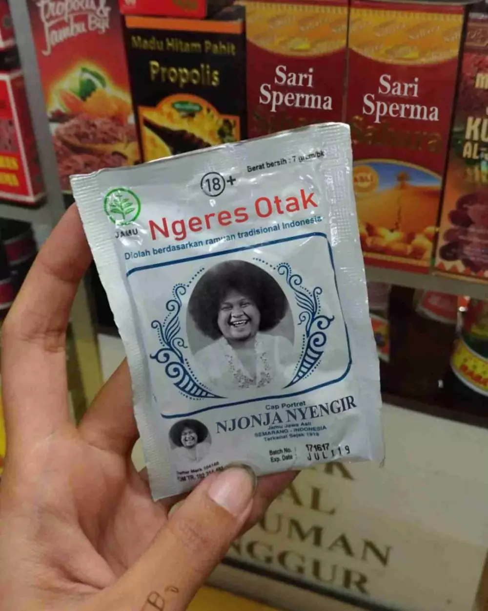 8 Editan foto Babe Cabita jadi model produk, bikin tersenyum geli Instagram  8 Editan foto Babe Cabita jadi model produk, bikin tersenyum geli Instagram