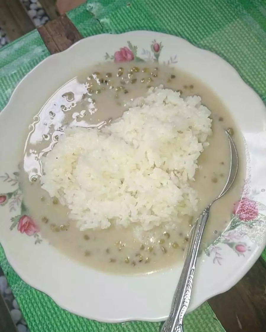 cara menikmati makanan ala orang Indonesia © 2020 instagram.com