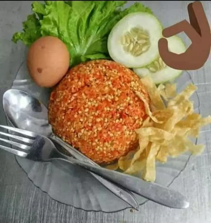 cara menikmati makanan ala orang Indonesia © 2020 instagram.com