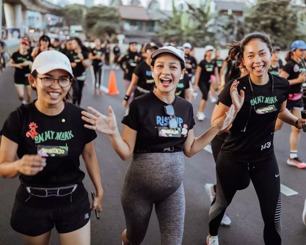 Gaya Andien lari hamil instagram 