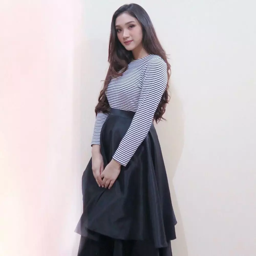 7 Gaya baby bump ala beauty vlogger  Instagram