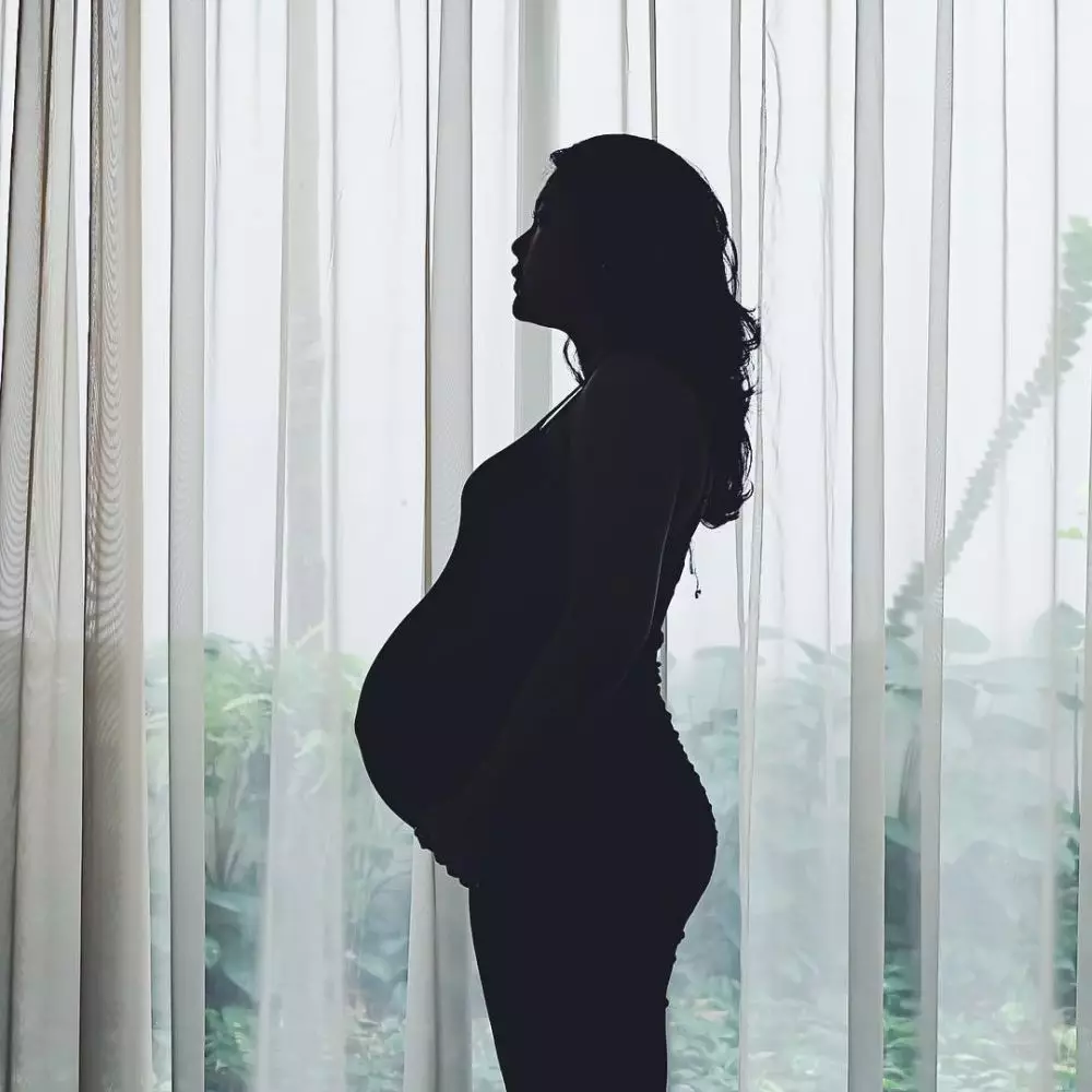 7 Gaya baby bump ala beauty vlogger  Instagram