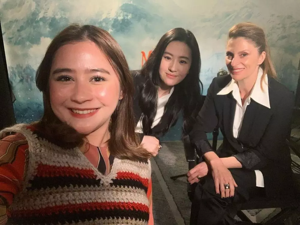 Prilly di premier Mulan © 2020 brilio.net Prilly di premier Mulan © 2020 brilio.net