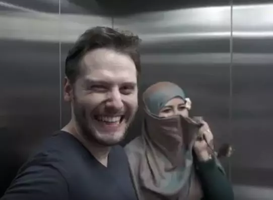 7 Momen Cinta Penelope & suami usai nikah, penuh kebahagiaan © 2020 brilio.net 7 Momen Cinta Penelope & suami usai nikah, penuh kebahagiaan © 2020 brilio.net