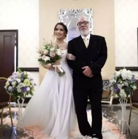 8 potret Sheila dan ayah instagram  8 potret Sheila dan ayah instagram