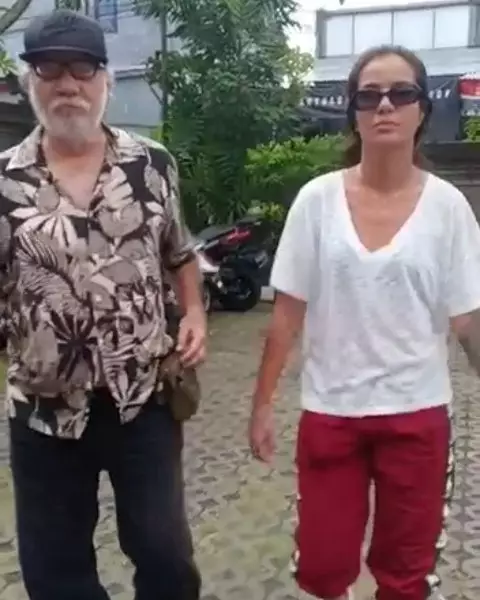 8 potret Sheila dan ayah instagram  8 potret Sheila dan ayah instagram