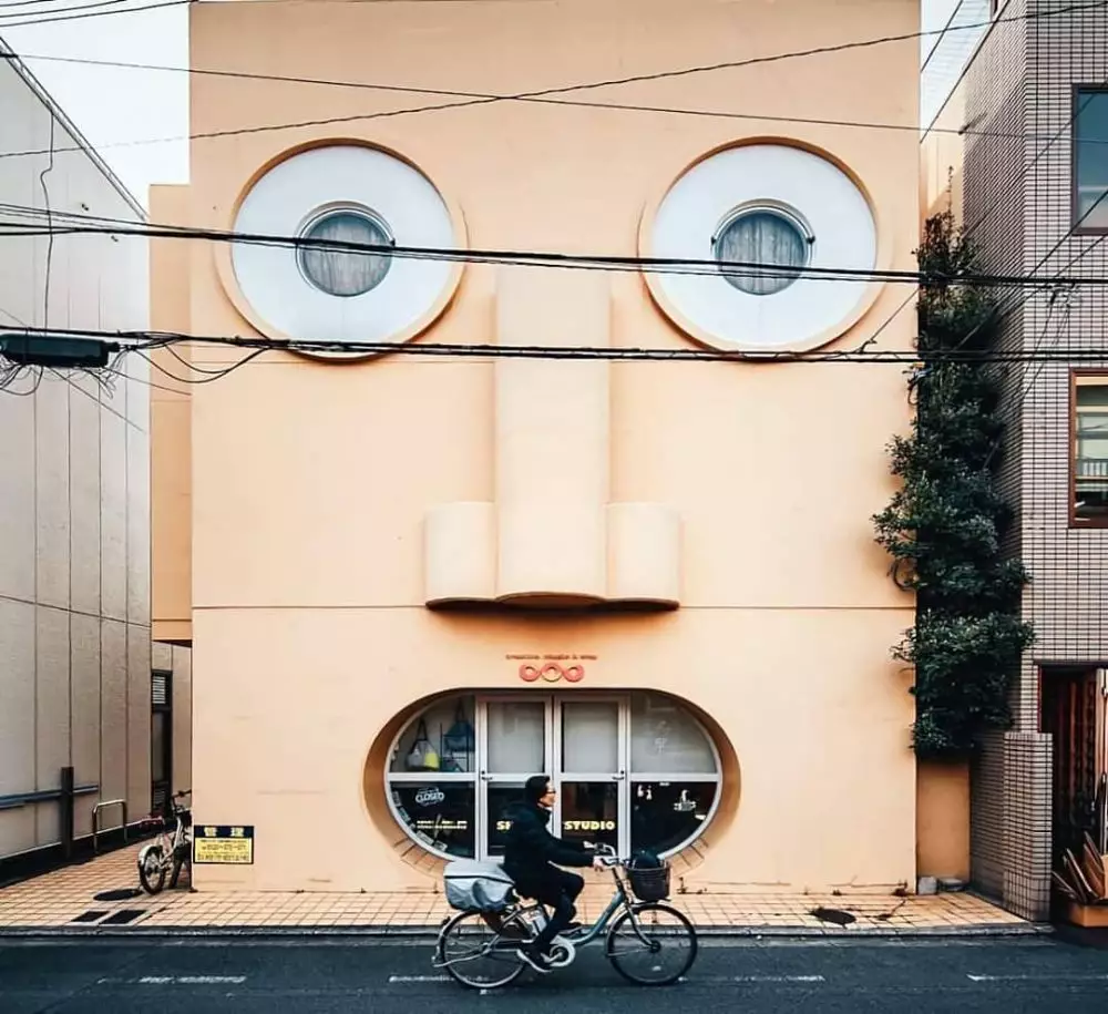 penampakan benda mirip wajah © 2020 instagram.com