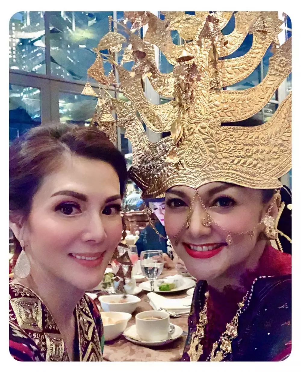 Bella Saphira pakai baju Batak instagram