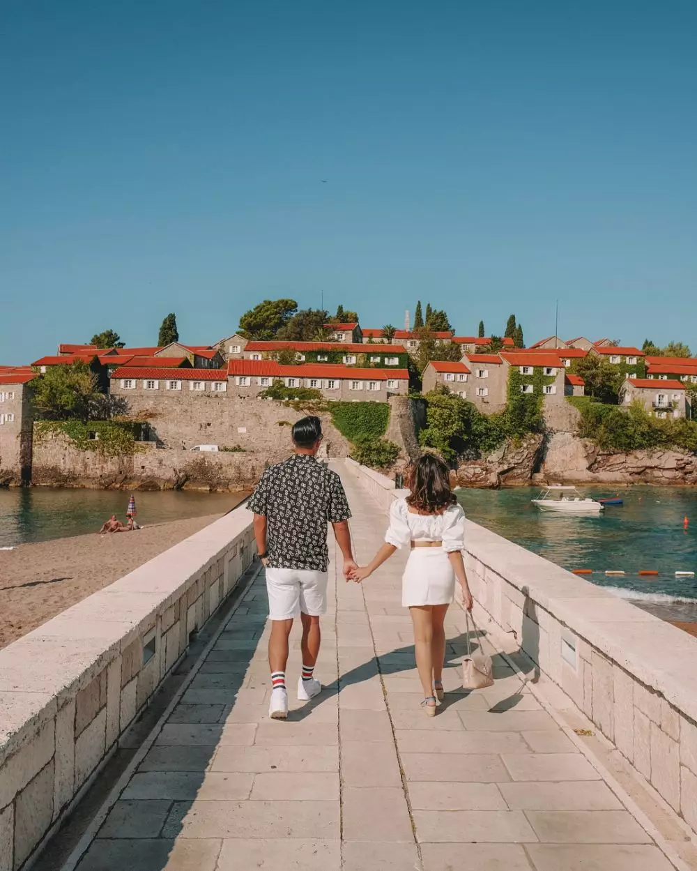 13 Potret Indra Priawan temani Nikita Willy travelling, sweet abis! Instagram 