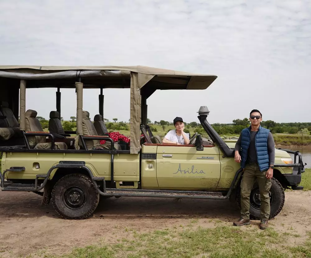 13 Potret Indra Priawan temani Nikita Willy travelling, sweet abis! Instagram 