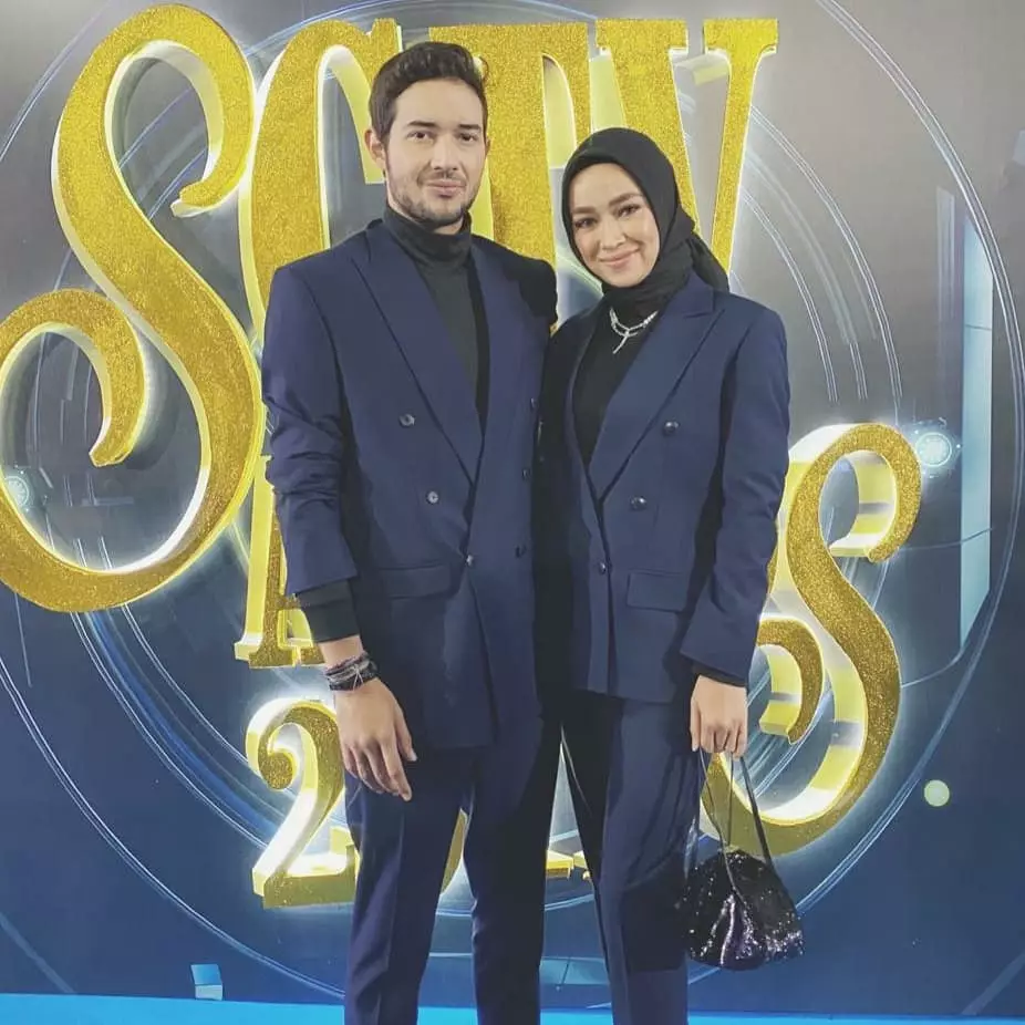 potret manis Aryani Fitriana dan sang suami Instagram