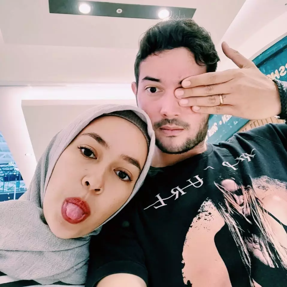 potret manis Aryani Fitriana dan sang suami Instagram
