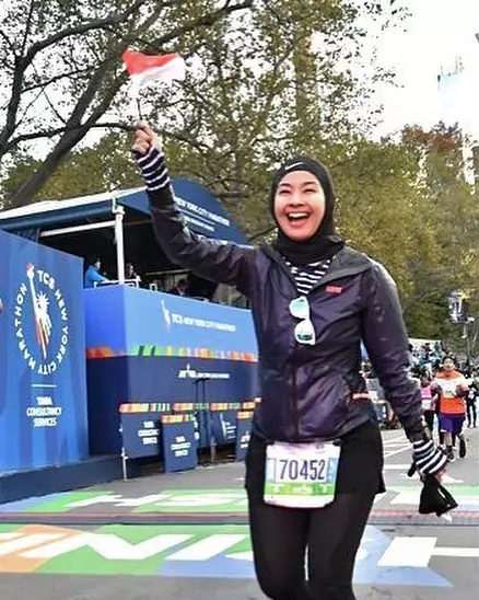 5 gaya seleb berhijab saat olahraga lari Instagram