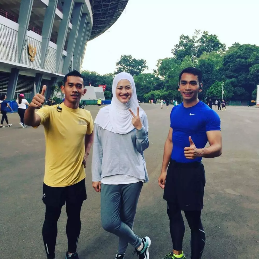 5 gaya seleb berhijab saat olahraga lari Instagram