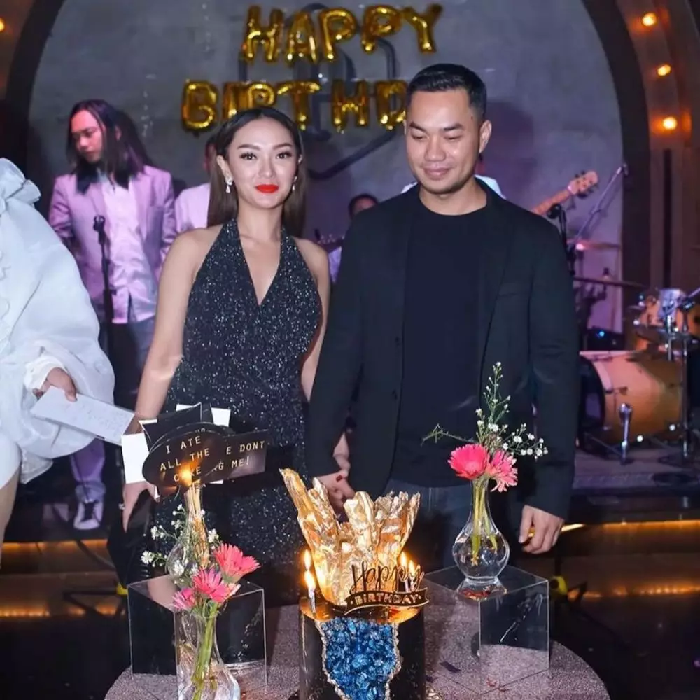 Potret mesra Zaskia Gotik & pacar baru Instagram