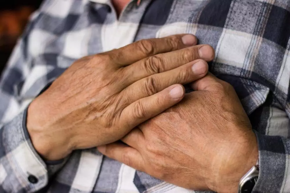 orang yang berisiko sakit serius karena infeksi Corona Istimewa