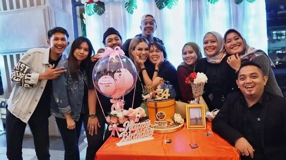 ulang tahun Nikita Mirzani Instagram ulang tahun Nikita Mirzani Instagram