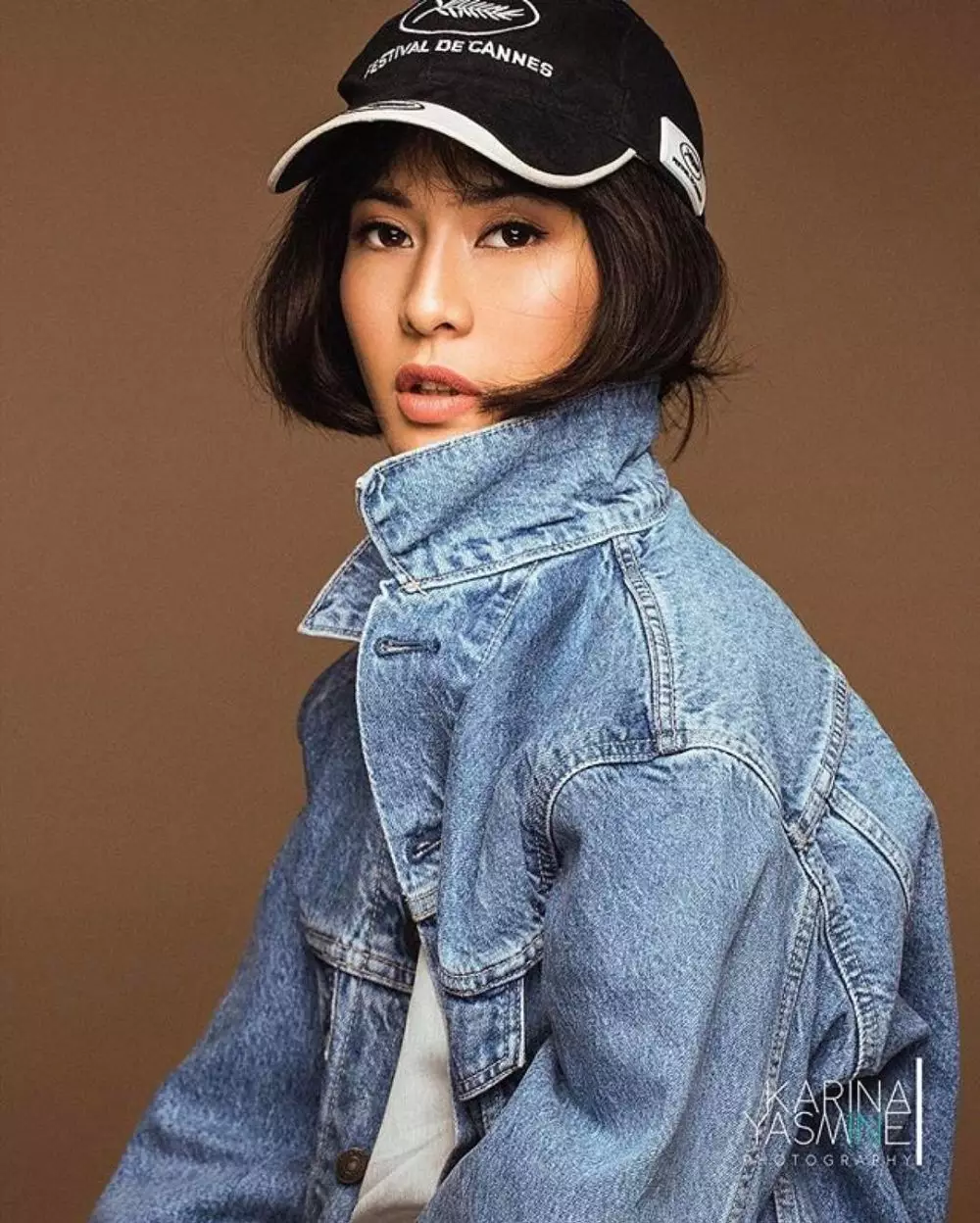 dian sastro bergaya ala tahun 90-an Instagram