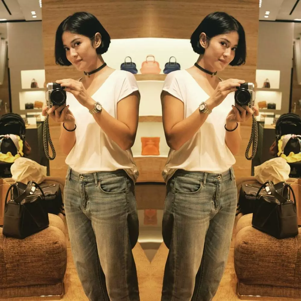 dian sastro bergaya ala tahun 90-an Instagram