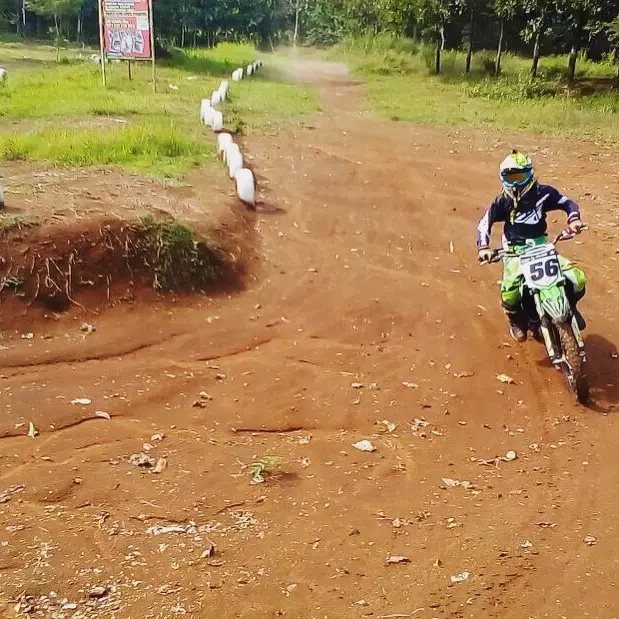 7 Aksi Tegar Septian bermain motocross istimewa 7 Aksi Tegar Septian bermain motocross istimewa