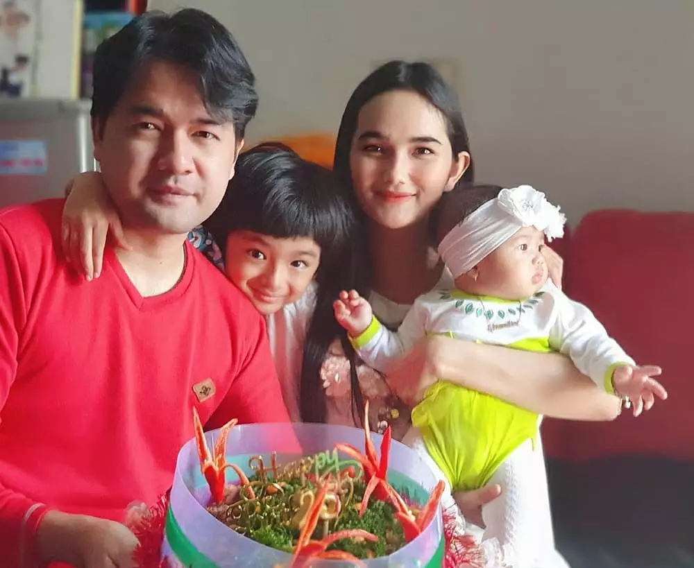 Seleb menikah di bawah 20 tahun instagram Seleb menikah di bawah 20 tahun instagram