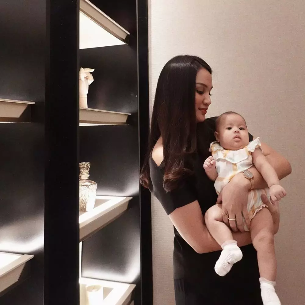 potret menggemaskan baby Salima instagram
