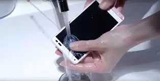 Cara bersihkan HP ditengah maraknya Virus Corona Istimewa