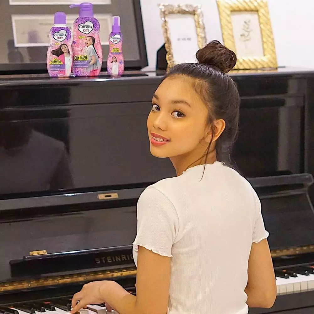 5 Anak seleb ini punya YouTube Channel sendiri, kontennya keren Instagram 5 Anak seleb ini punya YouTube Channel sendiri, kontennya keren Instagram