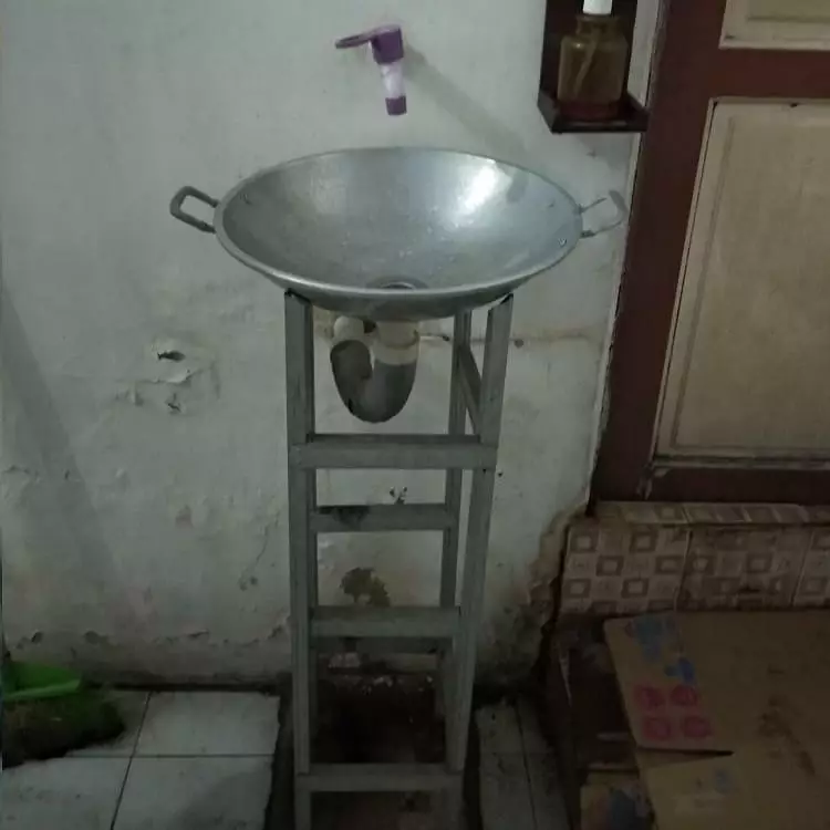 cara pakai barang bekas nyeleneh © 2020 instagram.com cara pakai barang bekas nyeleneh © 2020 instagram.com