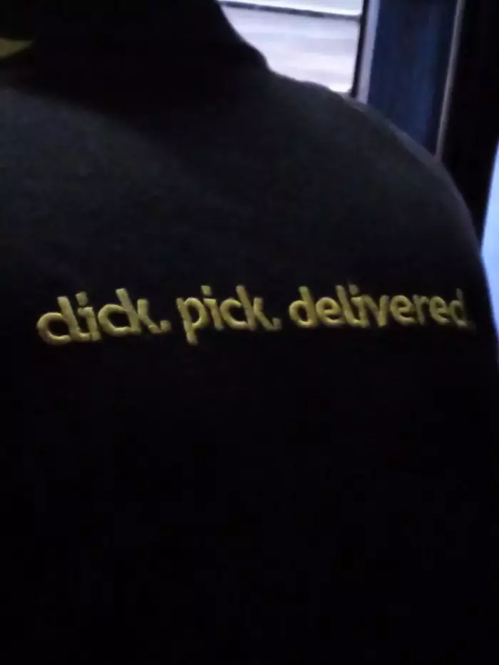 Desain nyeleneh baju cowok boredpanda