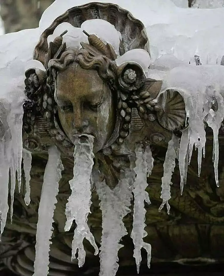 Potret patung ketika musim dingin ini lucu banget Berbagai sumber