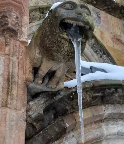 Potret patung ketika musim dingin ini lucu banget Berbagai sumber