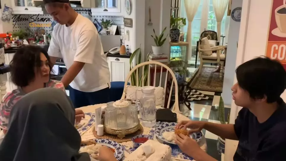 Momen Yuni Shara #dirumahaja  Instagram &  YouTube