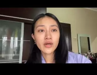 Pesan penting dokter  © 2020  Instagram/@clahayes