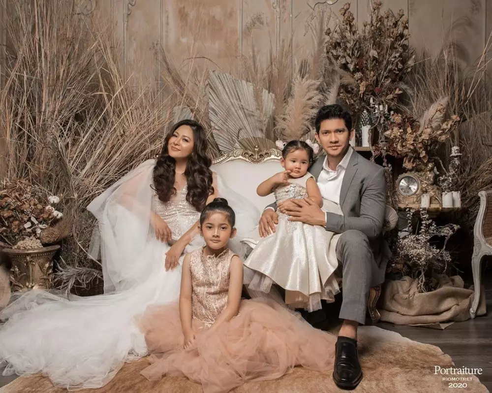 Gaya pemotretan Audy dan Iko  Instagram