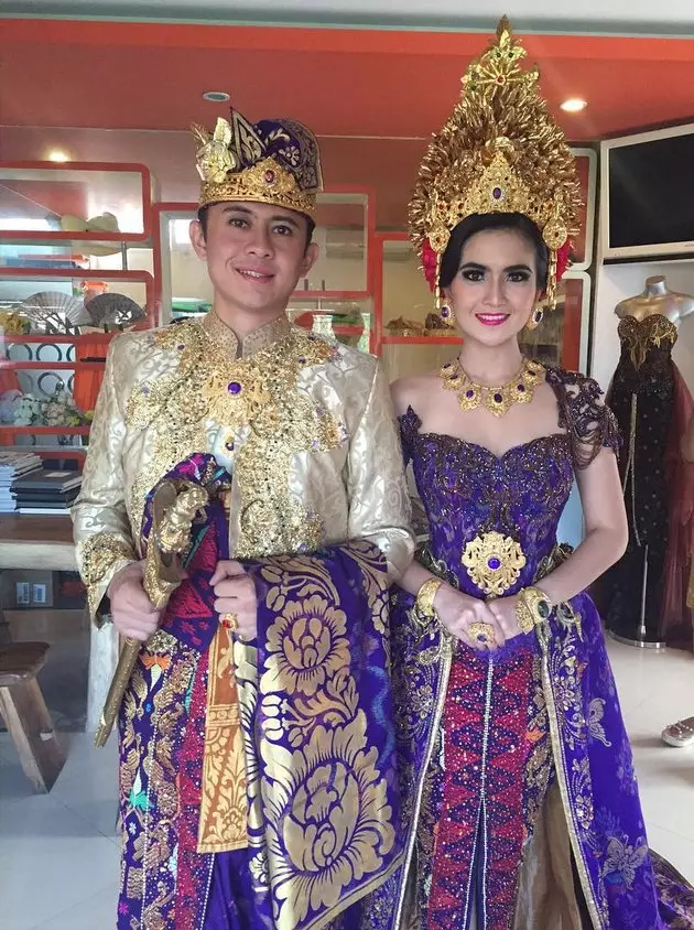 Pesinetron ini jadi menantu pejabat  Instagram